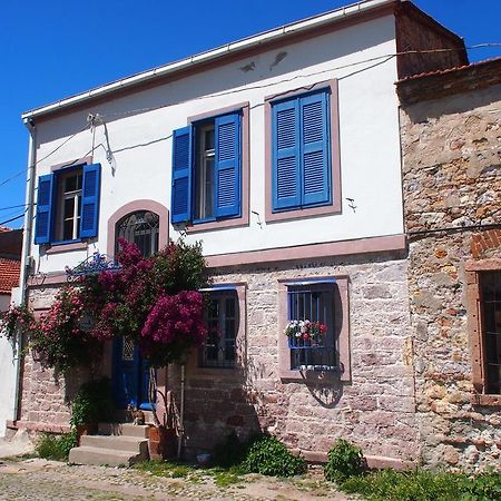 Istanbul Pension Ayvalik Exterior photo