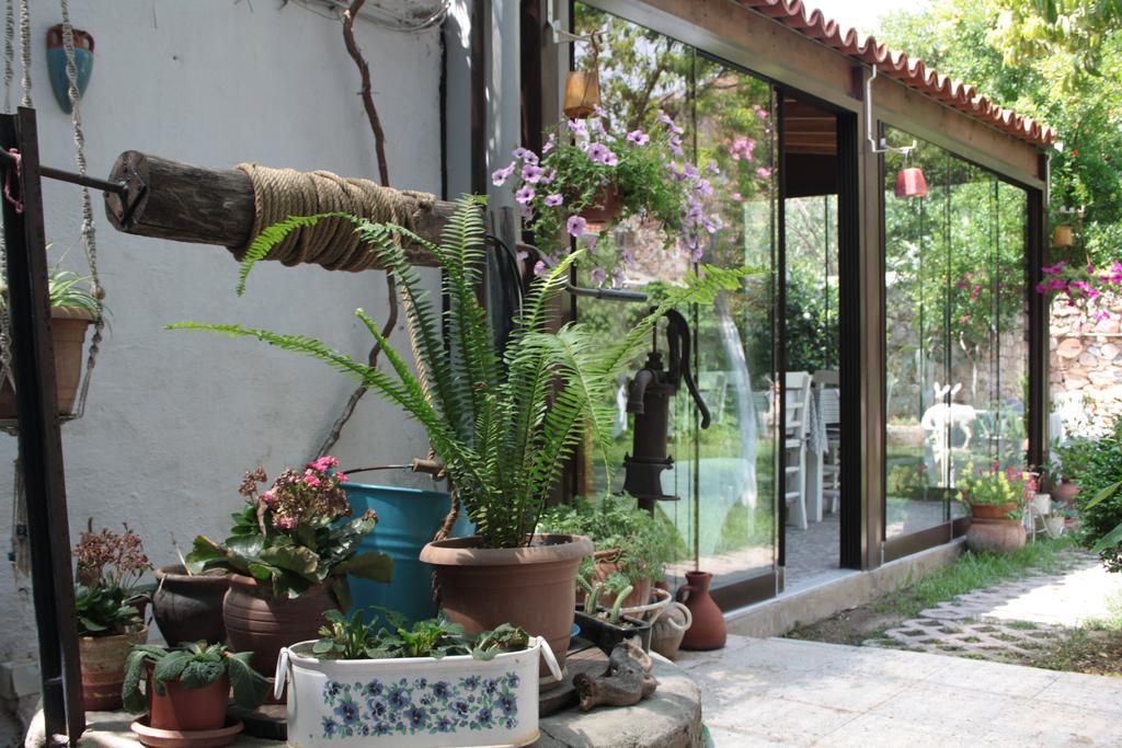 Istanbul Pension Ayvalik Exterior photo