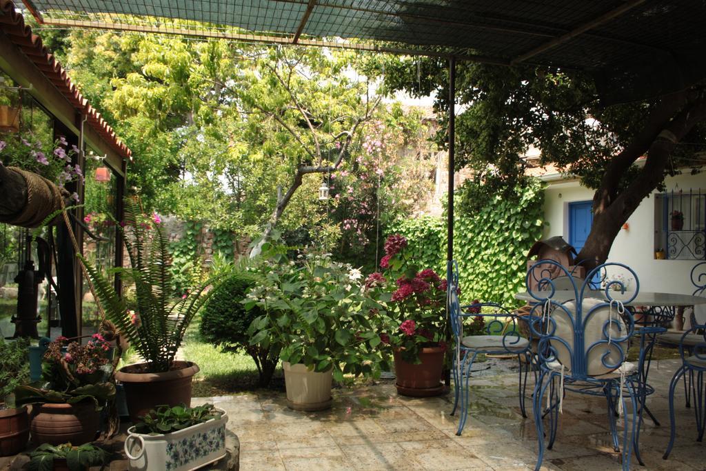 Istanbul Pension Ayvalik Exterior photo