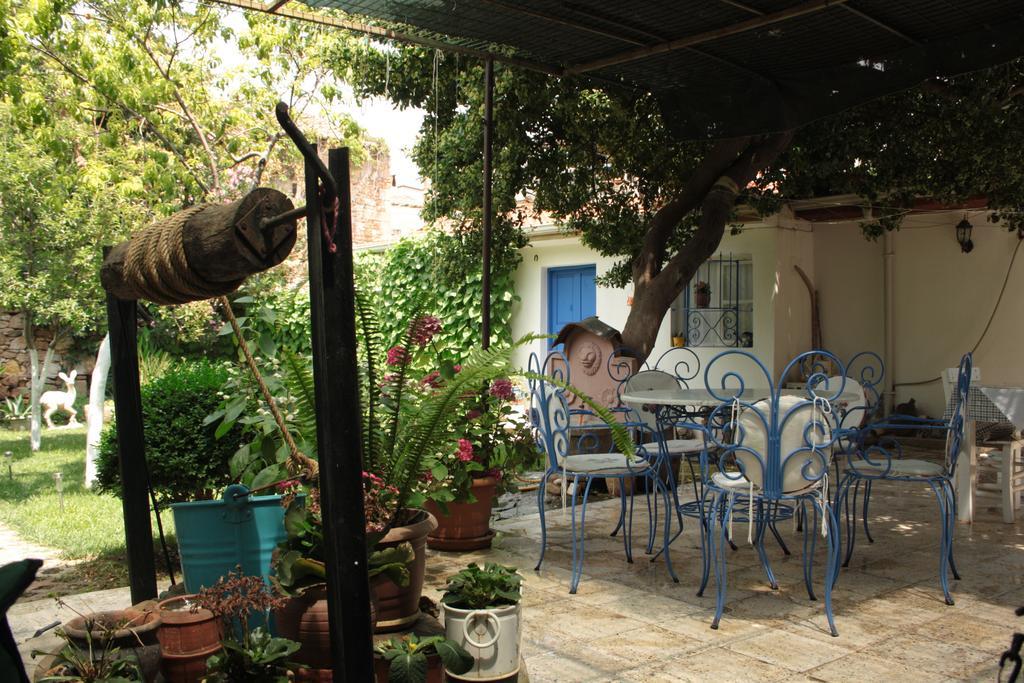 Istanbul Pension Ayvalik Exterior photo