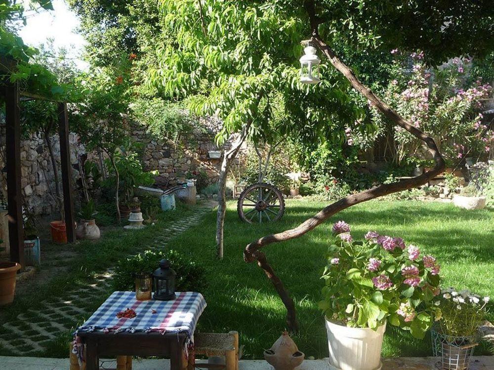 Istanbul Pension Ayvalik Exterior photo